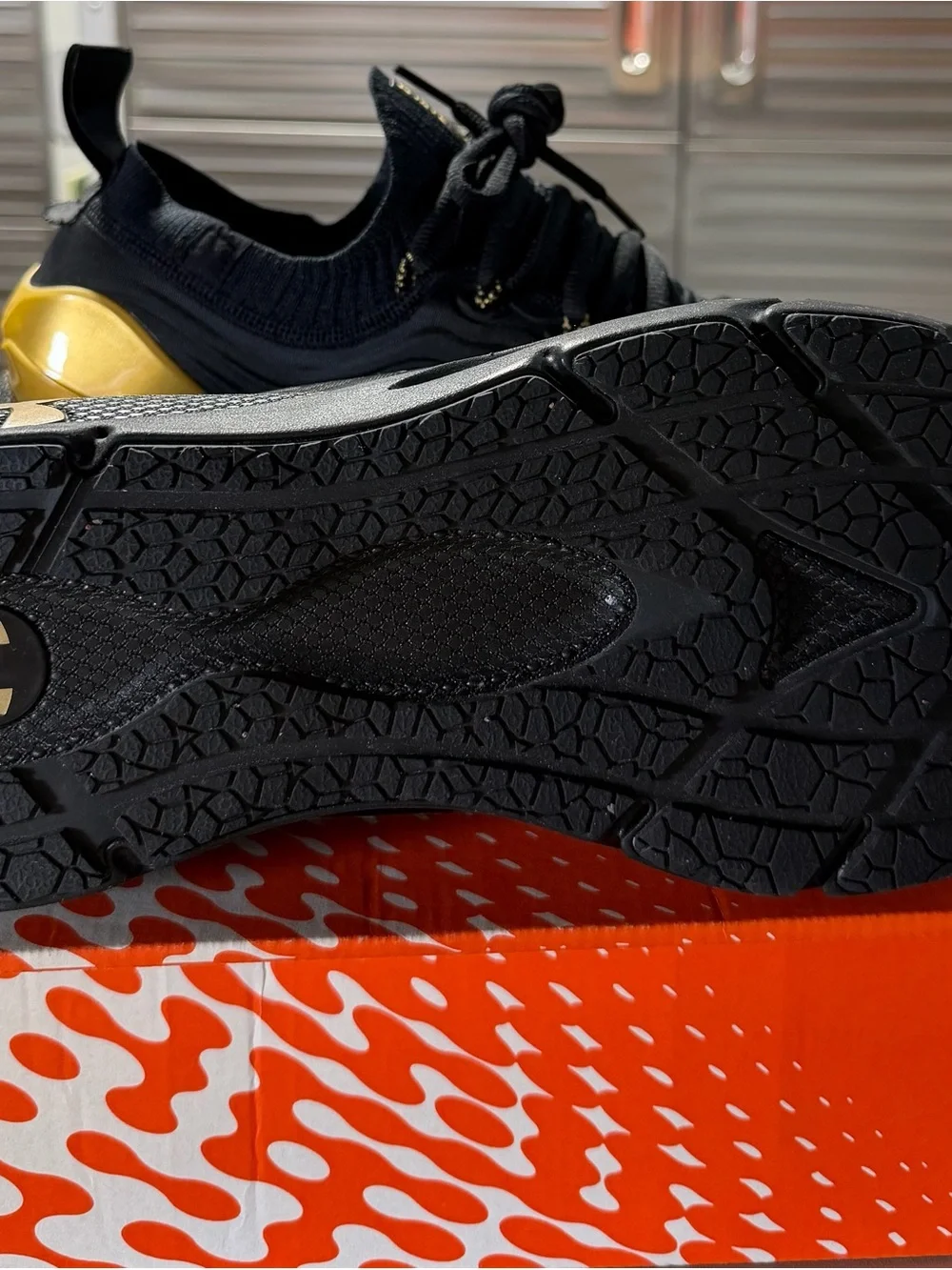Under Armour Men's Black and Gold Knit Training Sneaker